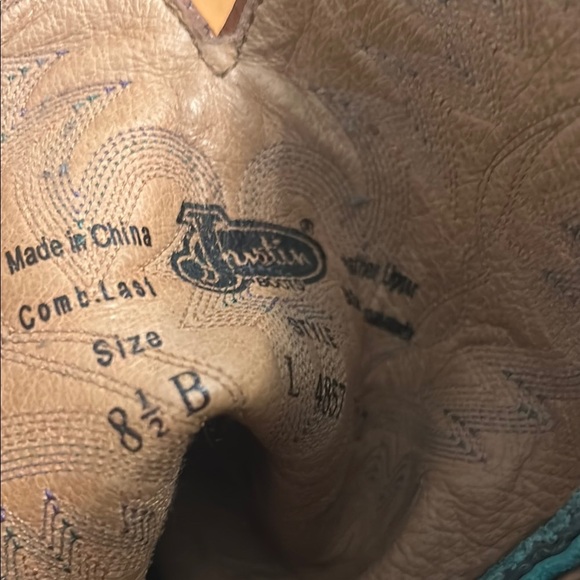 Justin Cowboy Boots with Decorative Stitching - Picture 12 of 12